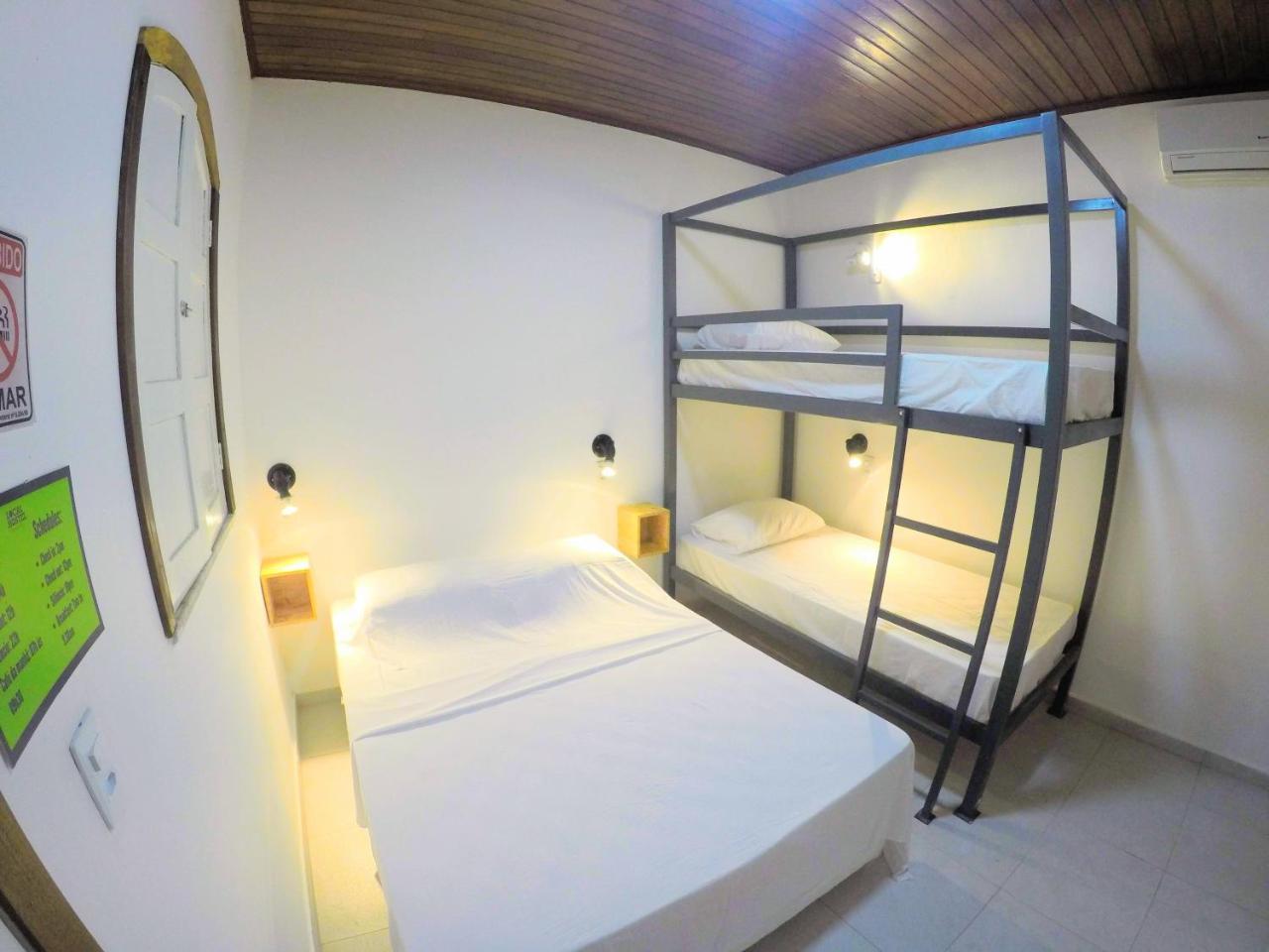 Hostel Da Milla Президенти Фигейредо Екстериор снимка
