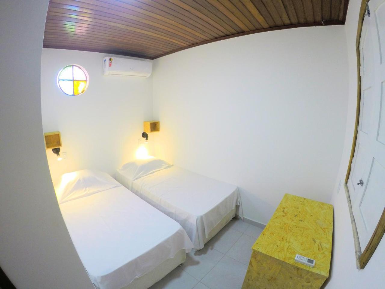 Hostel Da Milla Президенти Фигейредо Екстериор снимка