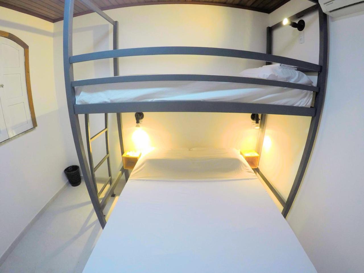 Hostel Da Milla Президенти Фигейредо Екстериор снимка