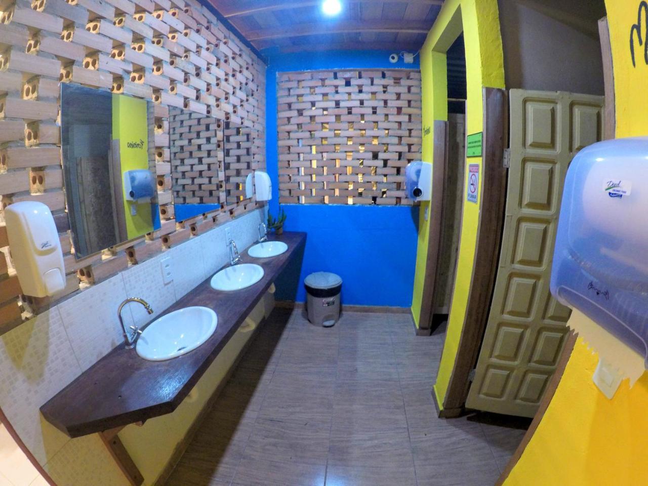 Hostel Da Milla Президенти Фигейредо Екстериор снимка